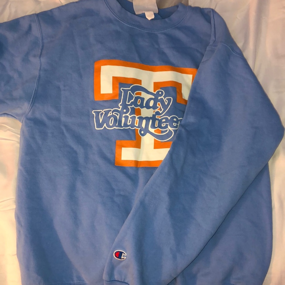 TN pullover sweatshirt(only worn once)